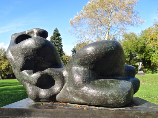 Reclining Figure: Bunched - HM 