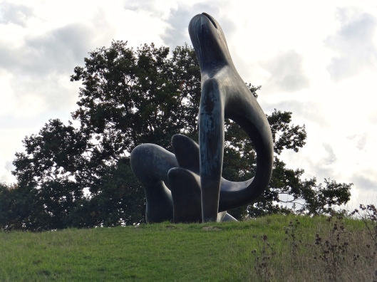 Large Reclining Figure - HM from an less usual angle
